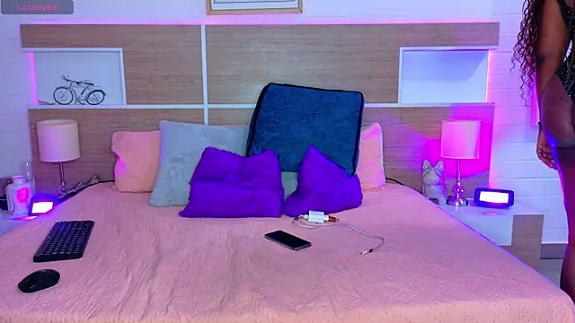 KAROL-SCOTT online show from April 30, 7:53 pm