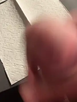 Snapshot of alieno27 chatting on December 24, 9:11 pm alieno27 online show from December 24, 9:11 pm