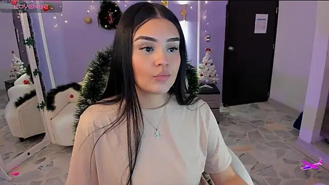 martinasaez online show from December 3, 7:55 pm