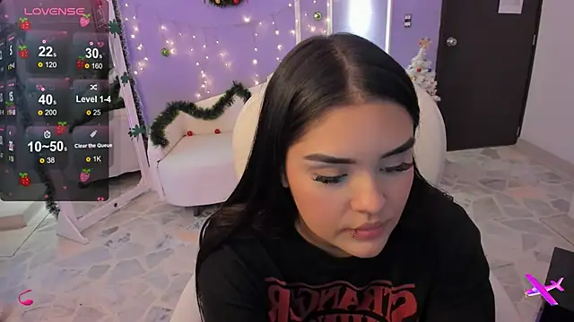 martinasaez online show from December 27, 10:37 pm