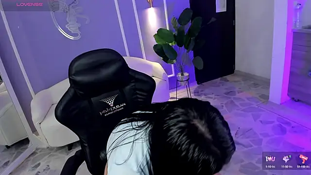 martinasaez online show from September 26, 8:02 pm