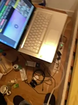 Snapshot of la_chiennete chatting on March 12, 9:21 pm la chiennete online show from March 12, 9:21 pm