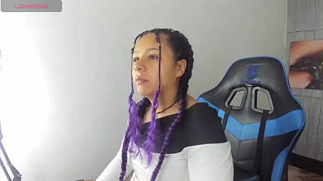 Snapshot of Charis_21 chatting on September 27, 3:33 am Charis 21 online show from September 27, 3:33 am