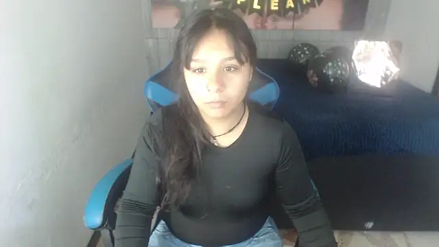 Snapshot of Charis_21 chatting on October 4, 1:36 am Charis 21 online show from October 4, 1:36 am