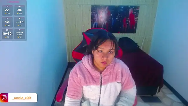 Snapshot of Charis_21 chatting on October 24, 1:13 am Charis 21 online show from October 24, 1:13 am