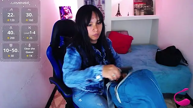 Snapshot of Charis_21 chatting on October 25, 1:35 am Charis 21 online show from October 25, 1:35 am