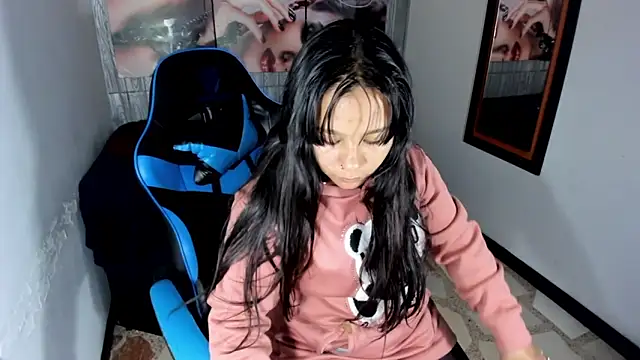 Snapshot of Charis_21 chatting on October 26, 7:31 pm Charis 21 online show from October 26, 7:31 pm