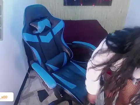 Snapshot of Charis_21 chatting on October 28, 4:27 am Charis 21 online show from October 28, 4:27 am