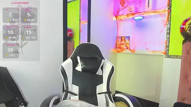 Snapshot of Charis_21 chatting on October 30, 2:35 am Charis 21 online show from October 30, 2:35 am