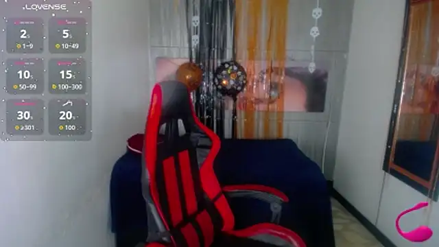 Snapshot of Charis_21 chatting on October 31, 2:01 am Charis 21 online show from October 31, 2:01 am