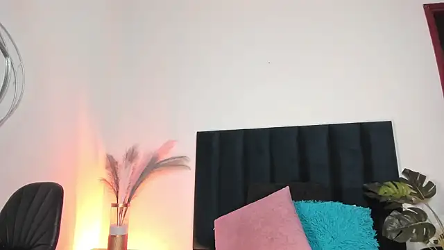 NoraDasilva online show from October 17, 12:36 am