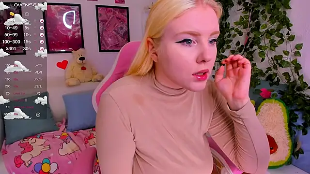 art lovee online show from March 29, 1:16 am