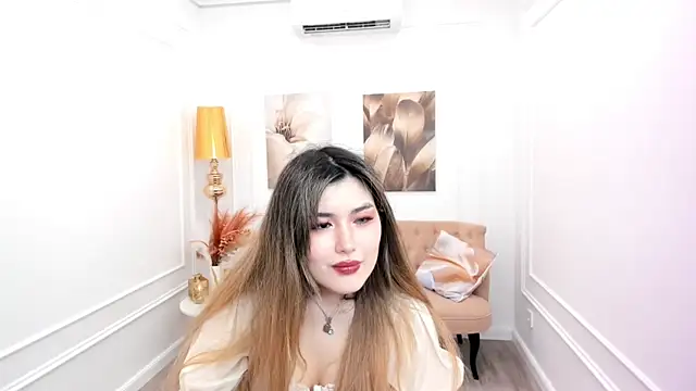 AnneTLi online show from May 6, 3:13 am