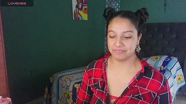 almaswan1 online show from September 22, 1:57 pm