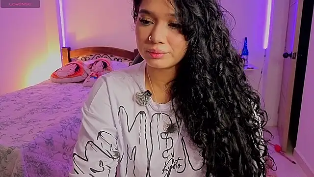Snapshot of alexxandra_ferri_ chatting on May 31, 5:04 am alexxandra ferri online show from May 31, 5:04 am