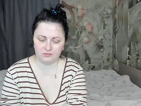 Snapshot of Lillian2 chatting on March 27, 1:33 am Lillian2 online show from March 27, 1:33 am