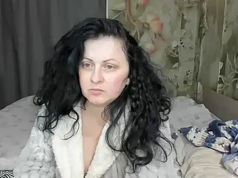Lillian2 online show from April 8, 8:31 pm