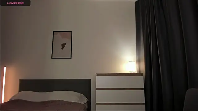 Alice Dias online show from November 28, 12:52 pm