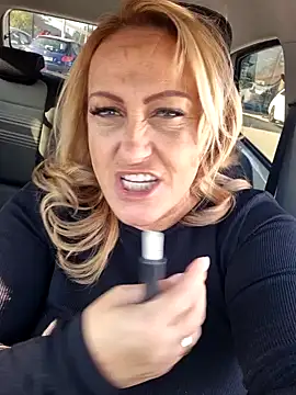 Isabellaa04 online show from October 8, 12:58 pm