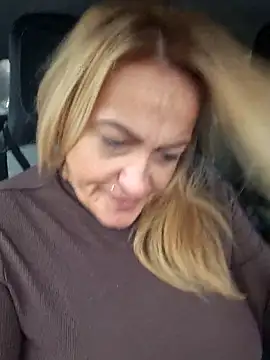 Isabellaa04 online show from February 11, 9:03 am