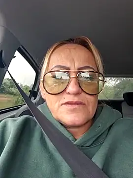 Isabellaa04 online show from May 12, 7:38 am
