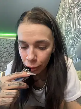 Snapshot of Queen_of_pain chatting on February 11, 7:02 am Queen of pain online show from February 11, 7:02 am