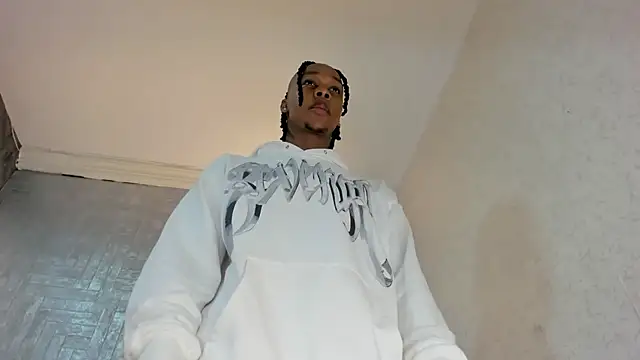 Snapshot of DominicSccott chatting on October 12, 12:37 pm DominicSccott online show from October 12, 12:37 pm