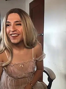 Snapshot of Aly_scarf chatting on January 6, 4:55 pm Aly scarf online show from January 6, 4:55 pm