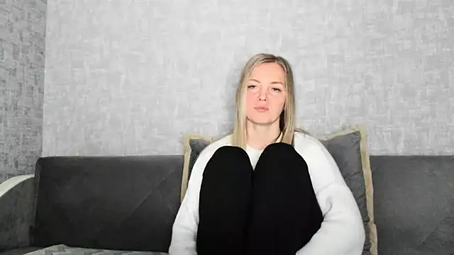 iam Venus online show from April 30, 8:57 pm