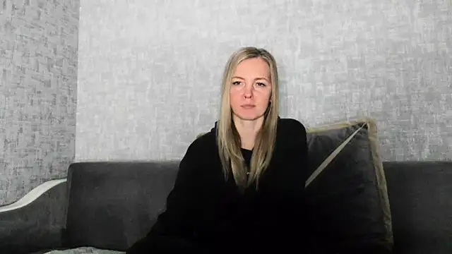 iam Venus online show from May 2, 10:04 pm