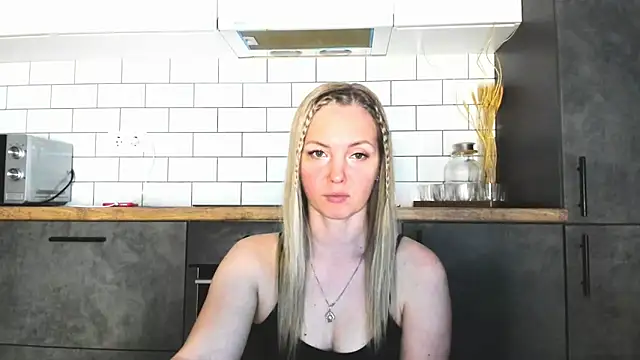 iam Venus online show from May 11, 2:56 pm