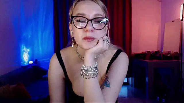 Snapshot of welliza chatting on April 7, 2:23 am welliza online show from April 7, 2:23 am