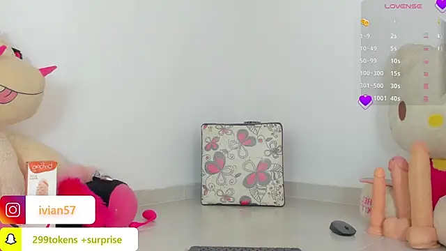Snapshot of sexygirl_shakira chatting on February 15, 5:07 pm sexygirl shakira online show from February 15, 5:07 pm