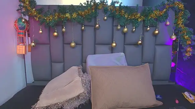  MiaBrown  online show from December 19, 12:12 pm