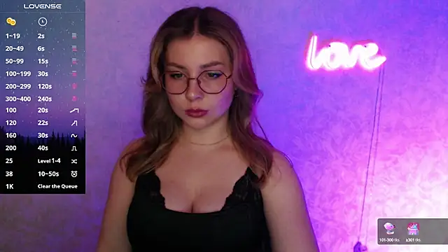 Snapshot of Leah_Reed chatting on February 24, 1:42 pm Leah Reed online show from February 24, 1:42 pm