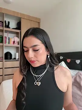 Snapshot of Nicollemays chatting on December 2, 5:08 pm Nicollemays online show from December 2, 5:08 pm