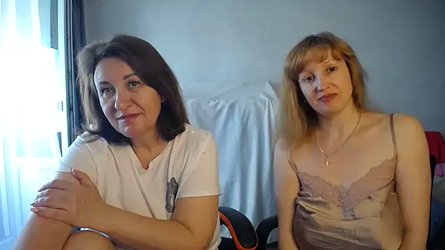 DonnaMagdalena online show from June 25, 7:13 am