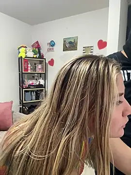 Snapshot of Celestedubois chatting on December 14, 10:34 am Celestedubois online show from December 14, 10:34 am