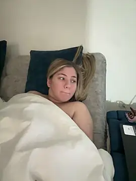 Snapshot of Celestedubois chatting on January 25, 8:21 am Celestedubois online show from January 25, 8:21 am