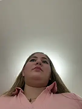 Snapshot of Celestedubois chatting on February 9, 3:53 am Celestedubois online show from February 9, 3:53 am