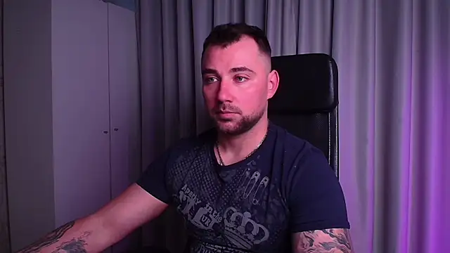 Snapshot of DuncanStone chatting on April 17, 11:13 am DuncanStone online show from April 17, 11:13 am