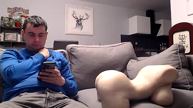 freddy0222222 online show from April 29, 3:43 am