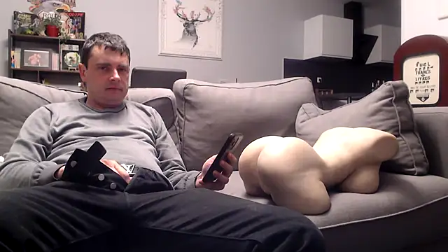 freddy0222222 online show from May 5, 8:50 pm