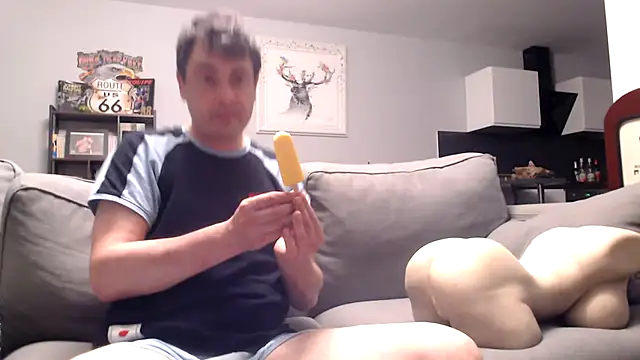 freddy0222222 online show from June 19, 8:45 pm