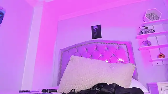 CamileHolmes online show from December 28, 8:16 am