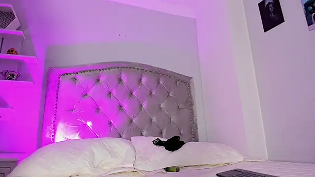 CamileHolmes online show from January 28, 7:53 am