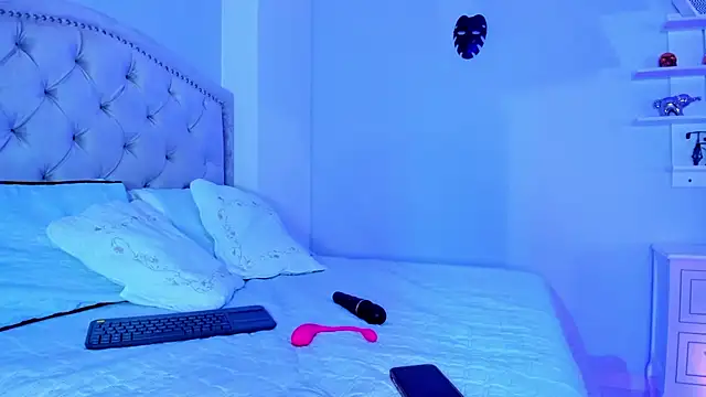 CamileHolmes online show from February 16, 3:58 am