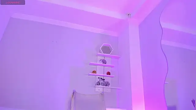 CamileHolmes online show from February 21, 5:35 am