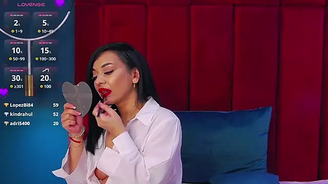 MadyLuxxx online show from March 8, 11:49 pm