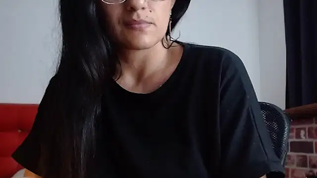 Lucynaugthyy online show from February 26, 8:33 pm